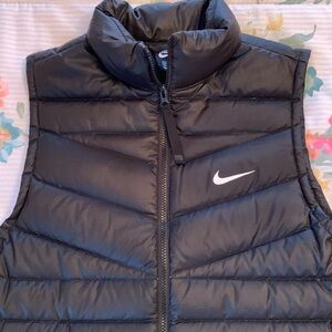 NIKE PUFFER VEST